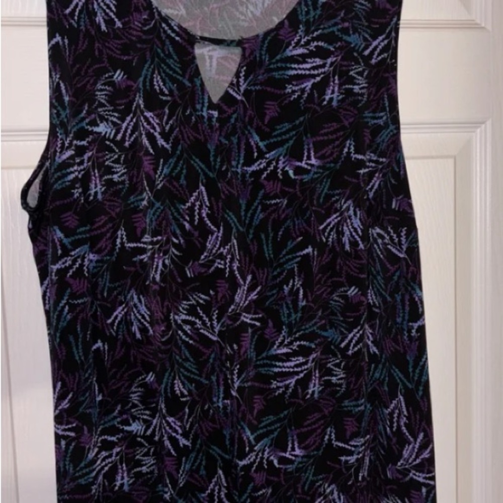 sleeveless top